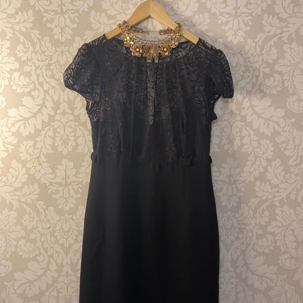 Black lace midi dress 🌙🌟